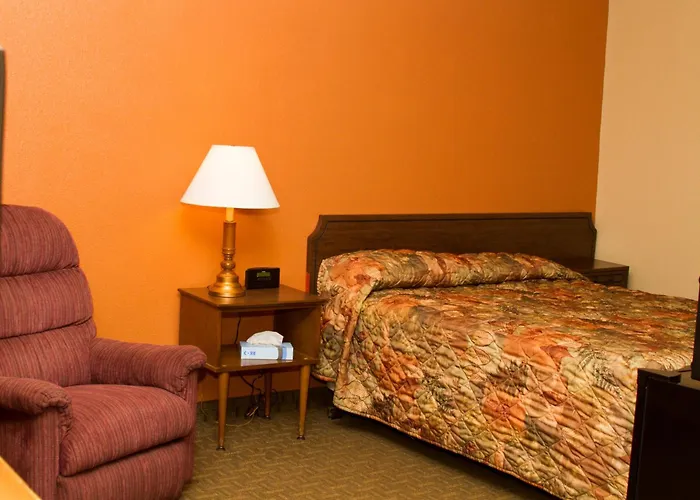 Cottonwood Inn & Suites